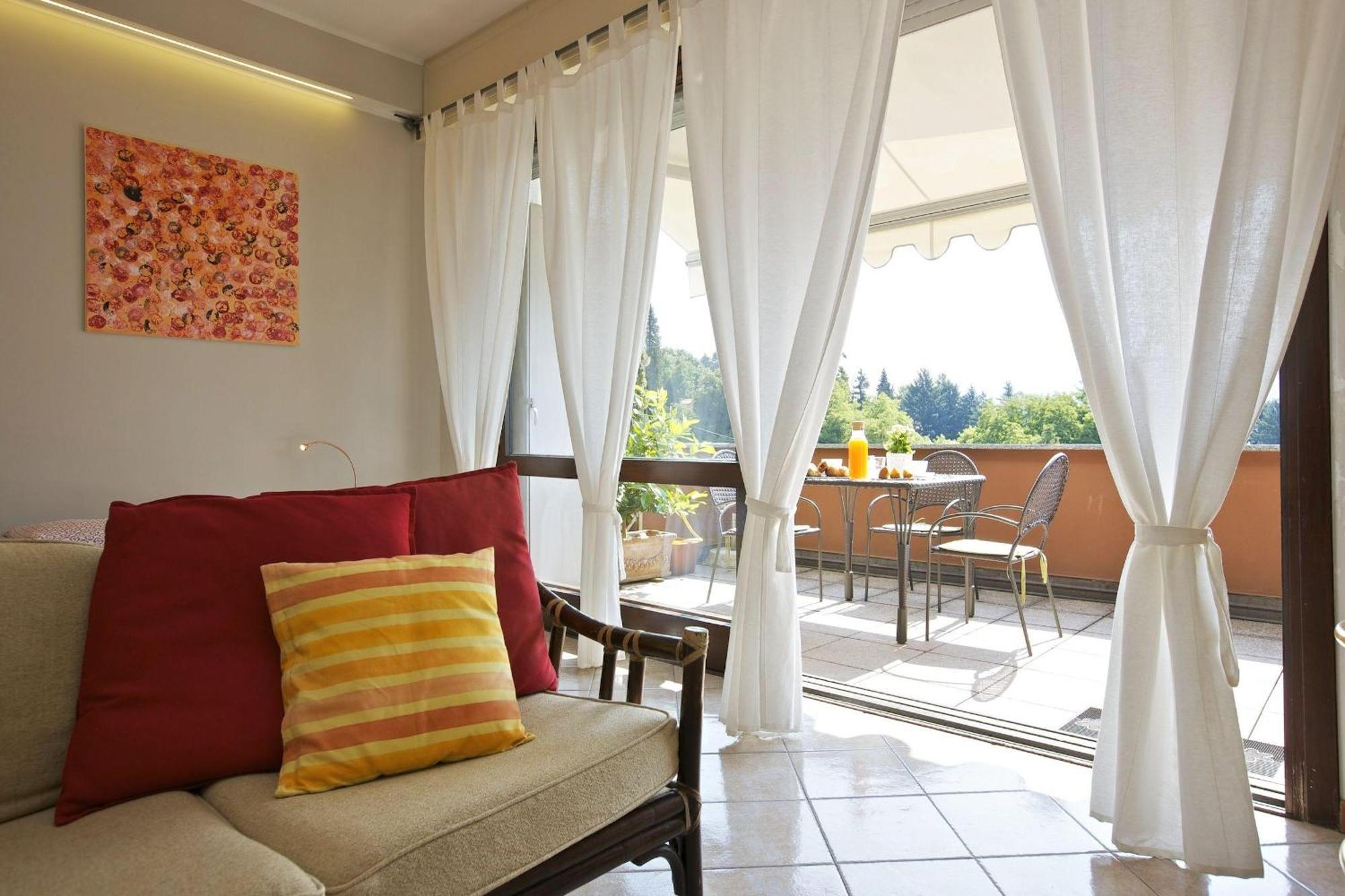 Residenz La Selva Studio-Apartments Ghiffa Habitación foto